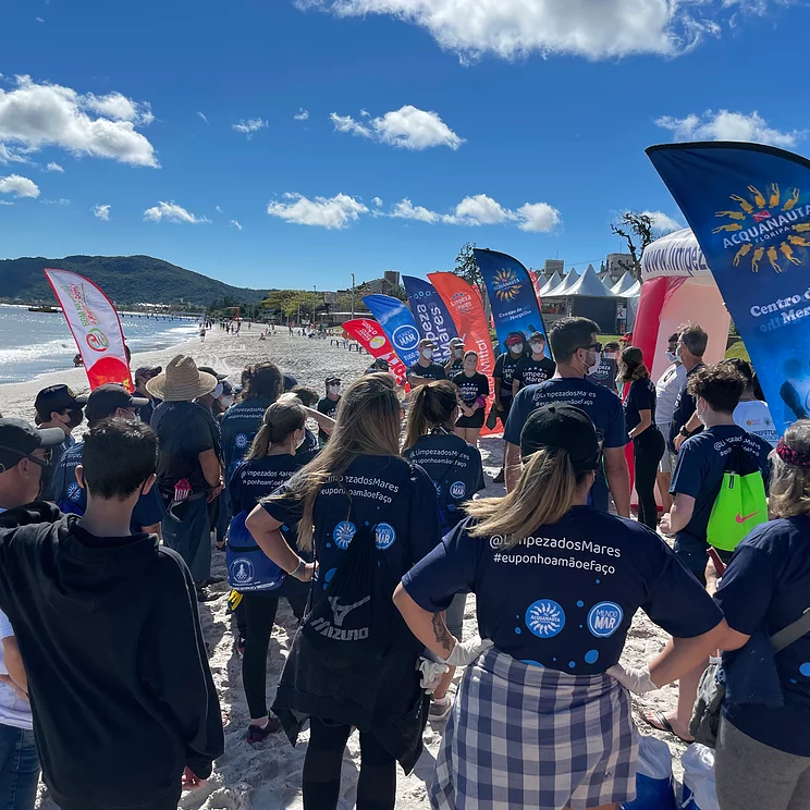 Projeto Limpeza dos Mares retira 1,2 tonelada de resduos no norte da Ilha de Santa Catarina